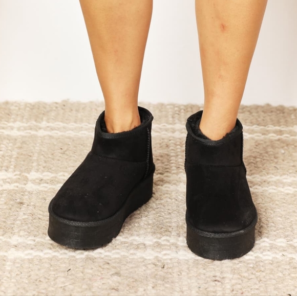 Plush Fleece Lined Minis - Black - Picture 5 of 7